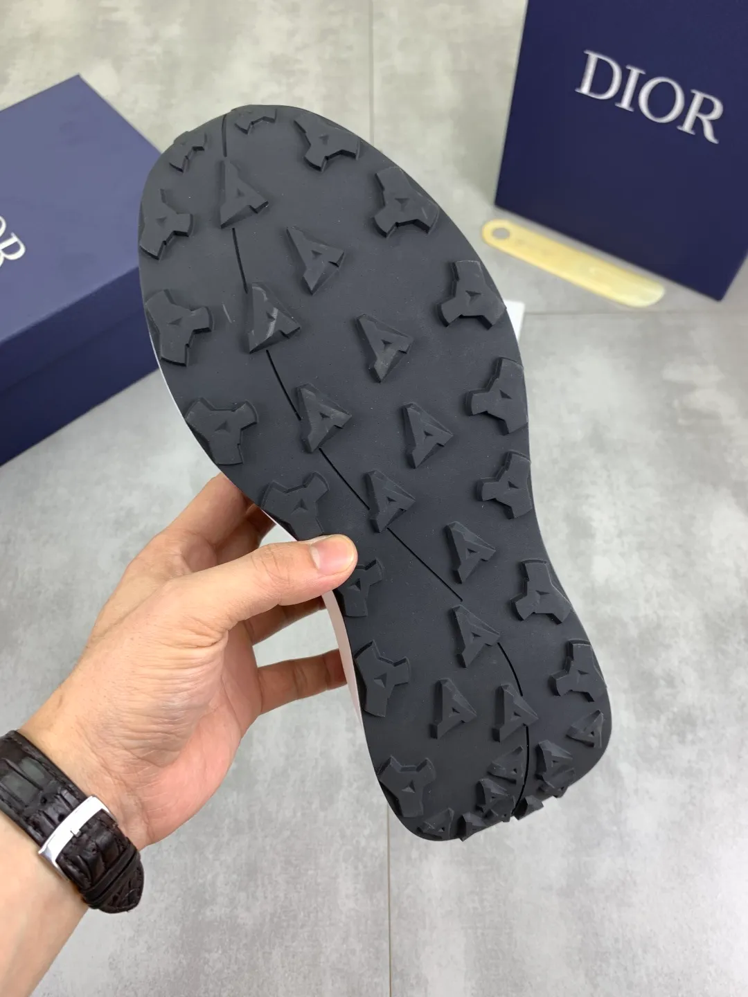 Men's Men's Shoes💰P420💰[New Style]🆘[Dior] 2025 Dior Original Lace-up Low-top Men's Shoes Classic casual shoes🔥This model is the official flagship model, with high quality and made by famous original designers. It is made of high-quality cowhide with original materials➕comfortable and breathable mesh lining➕pigskin insole. The perfect last shape and generous and fashionable design have attracted many consumers. Suitable for drivers to drive🚗. What you want is the best quality in the market. Color 4️⃣Code number: 38--44 (45 customized)